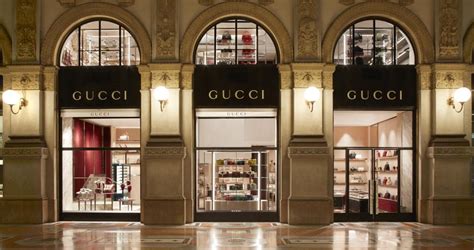 gucci milano sede legale|negozi borse gucci napoli.